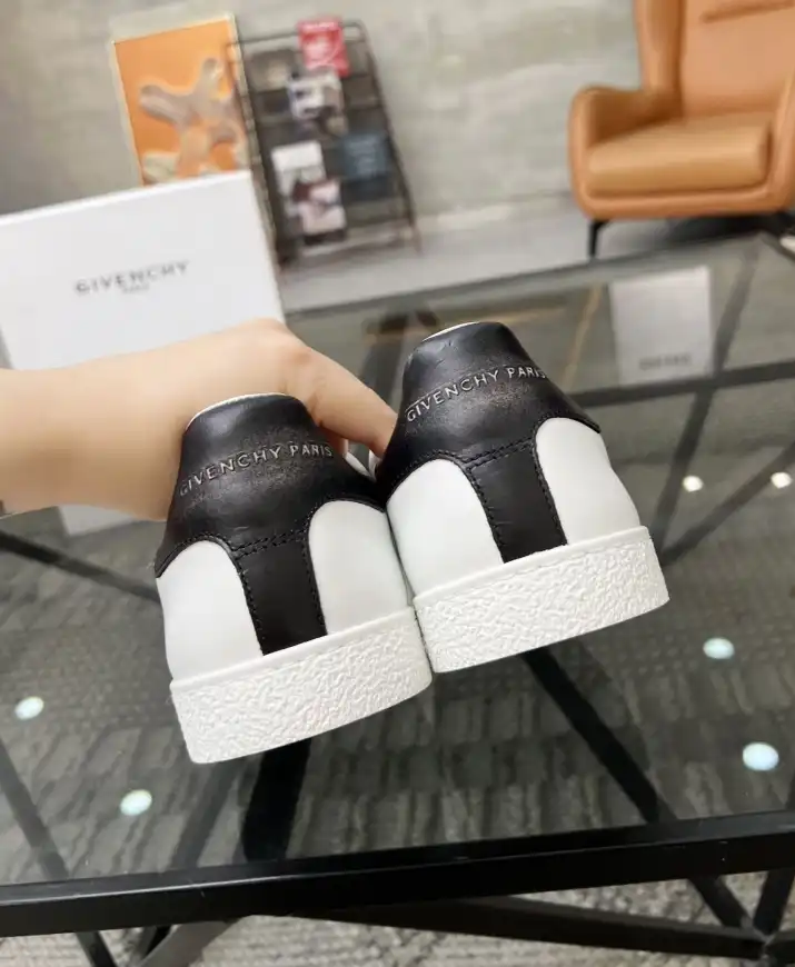 hype Givenchy Sneakers