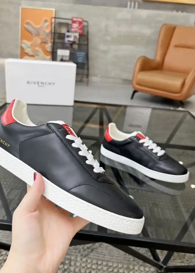 hype Givenchy Sneakers