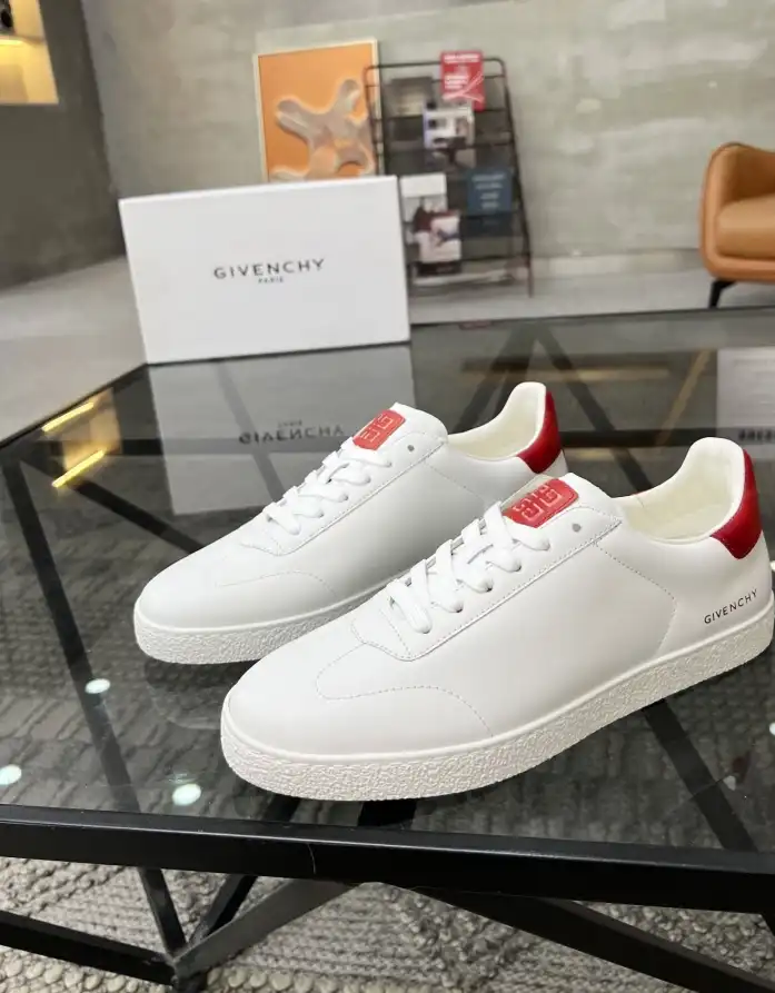 hype Givenchy Sneakers