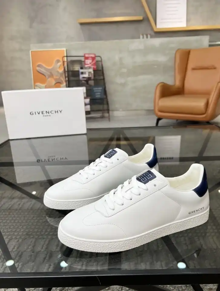 hype Givenchy Sneakers