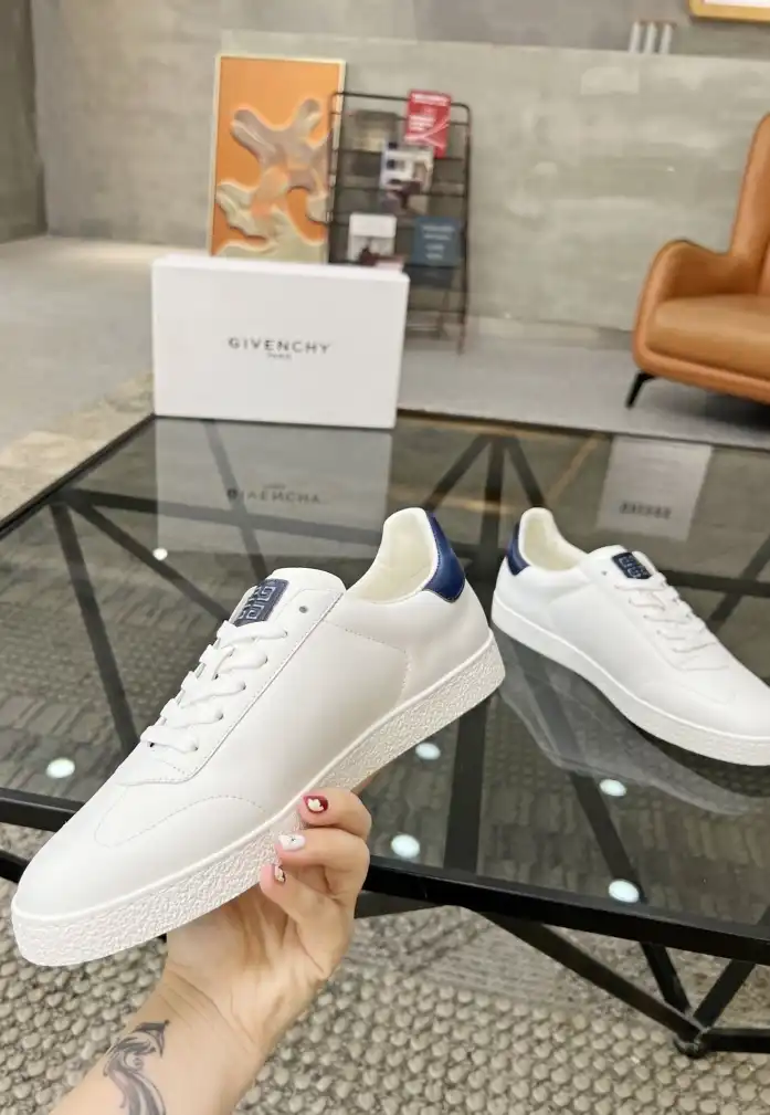 hype Givenchy Sneakers