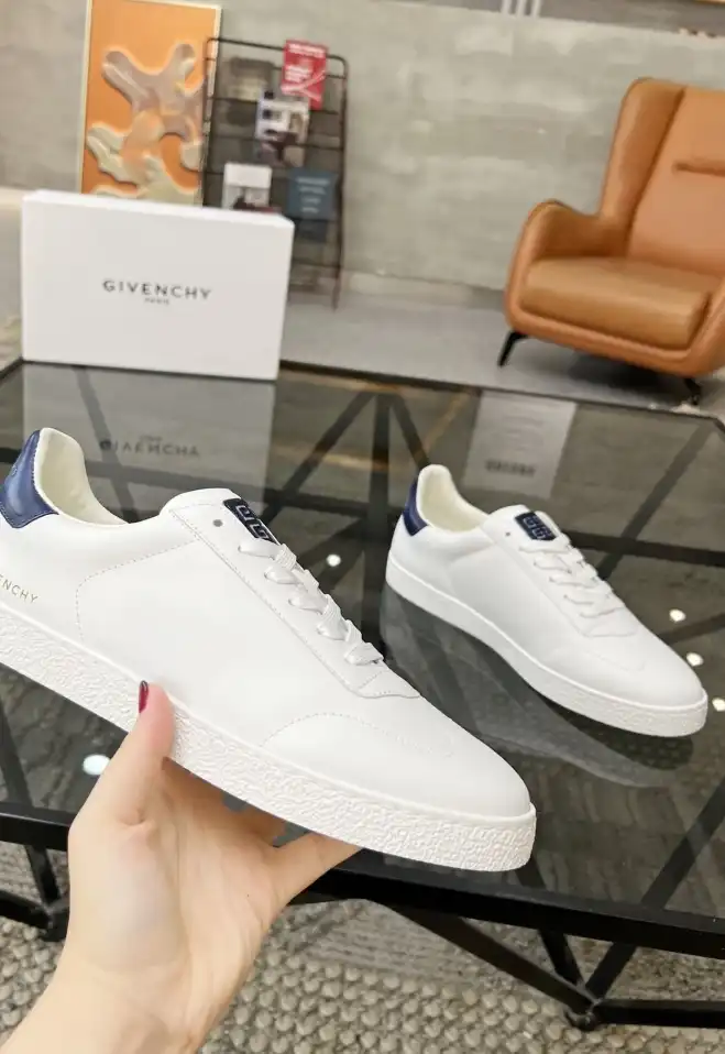 hype Givenchy Sneakers