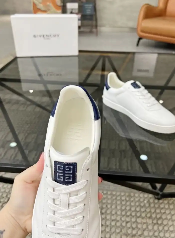 hype Givenchy Sneakers