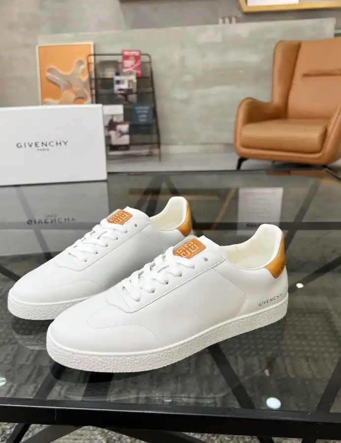 hype Givenchy Sneakers