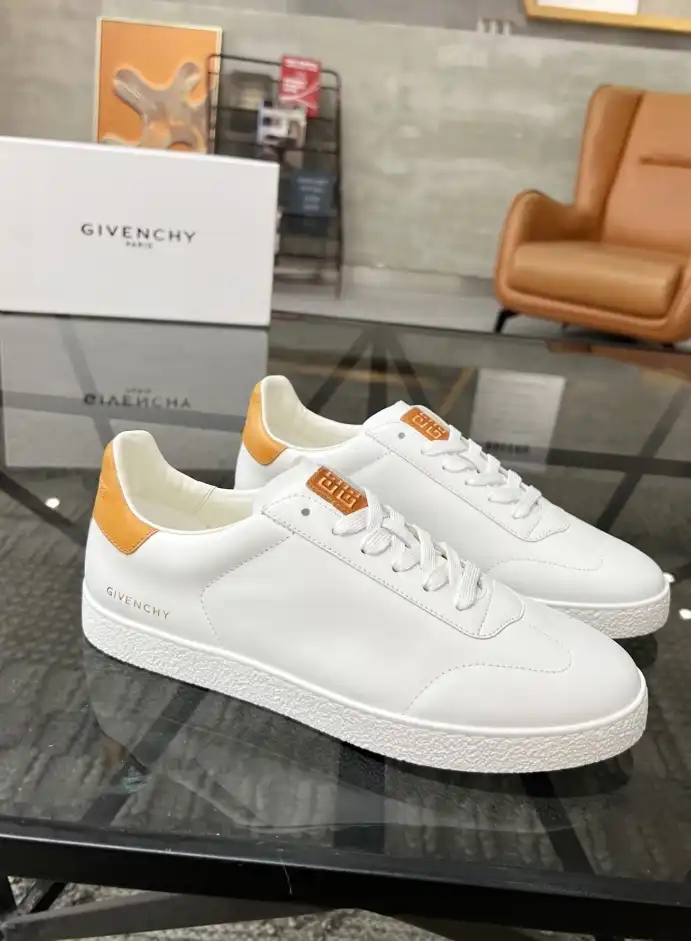 hype Givenchy Sneakers