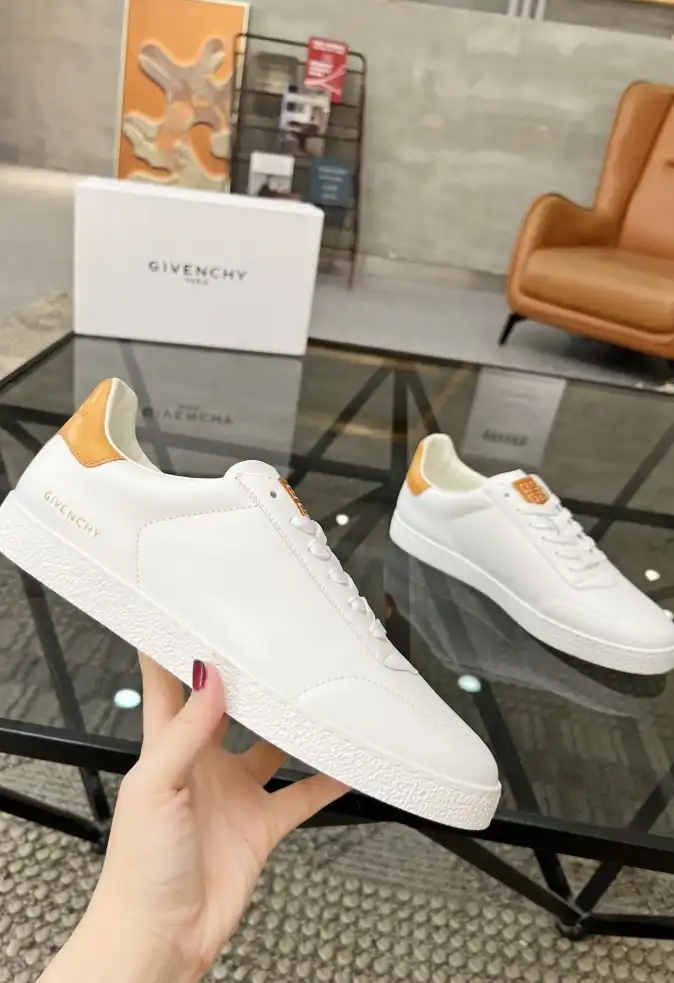 hype Givenchy Sneakers