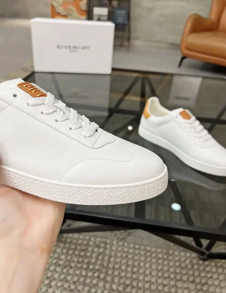 hype Givenchy Sneakers