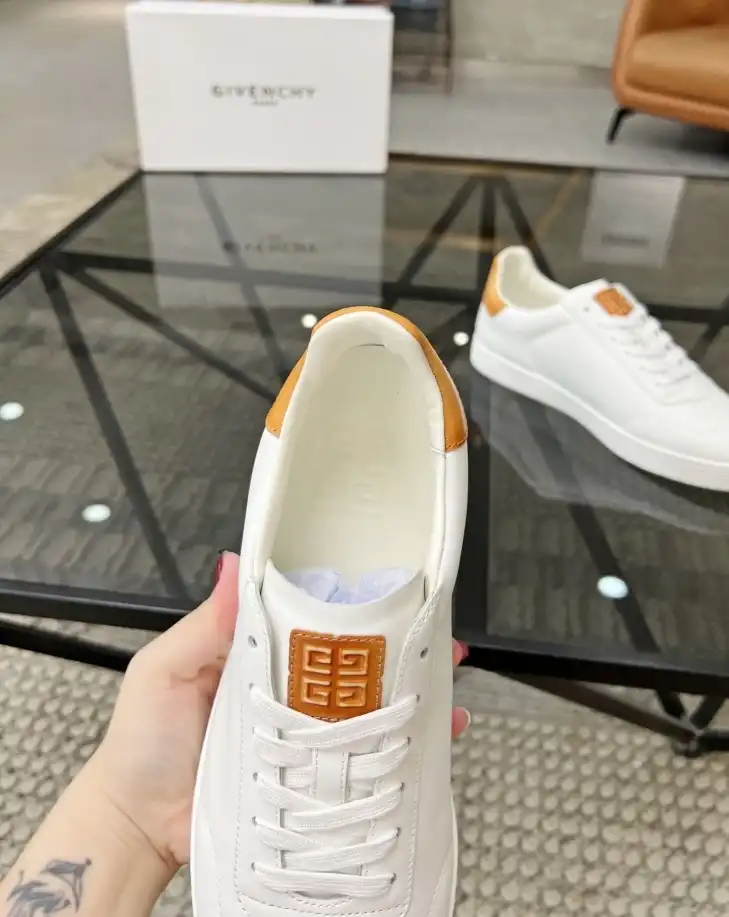 hype Givenchy Sneakers