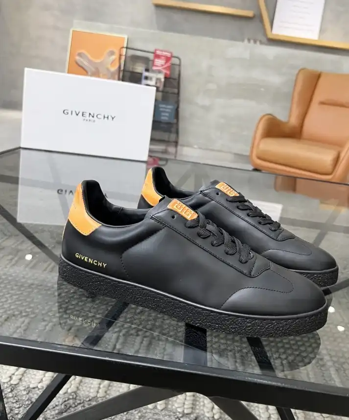 hype Givenchy Sneakers