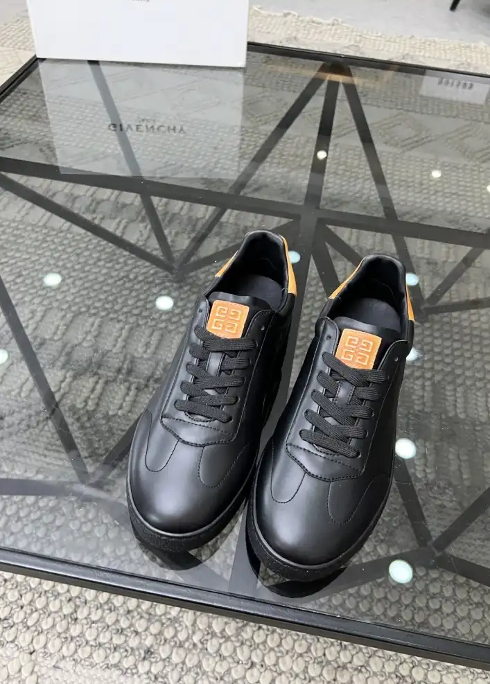 hype Givenchy Sneakers