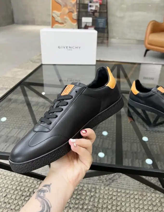 hype Givenchy Sneakers