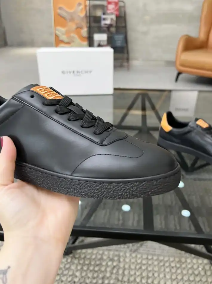 hype Givenchy Sneakers