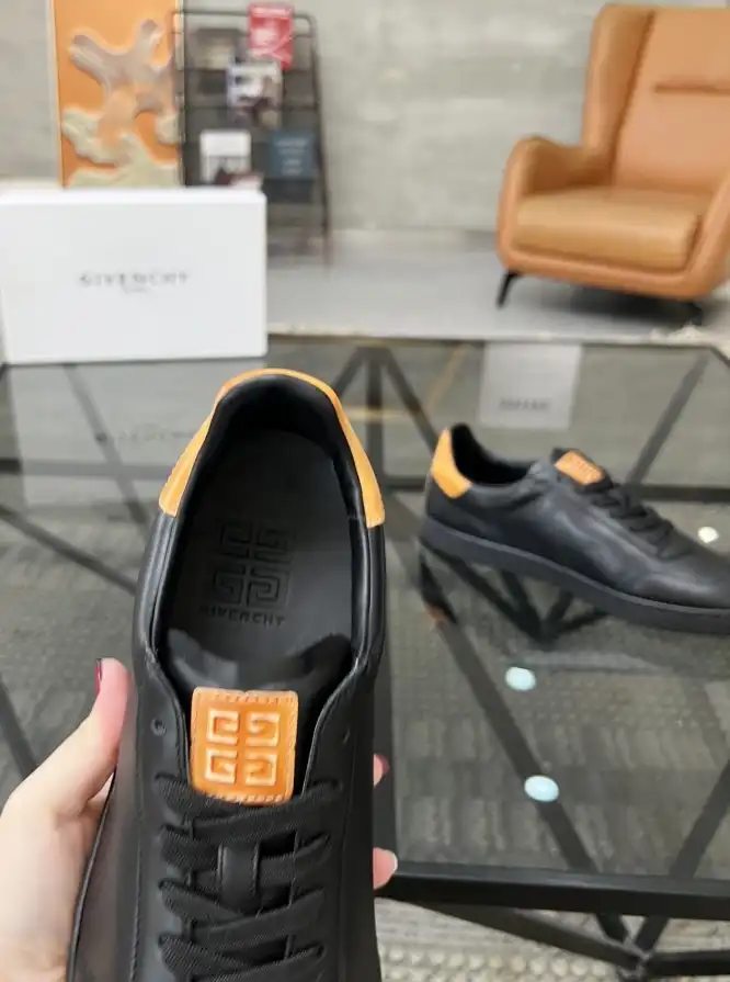 hype Givenchy Sneakers