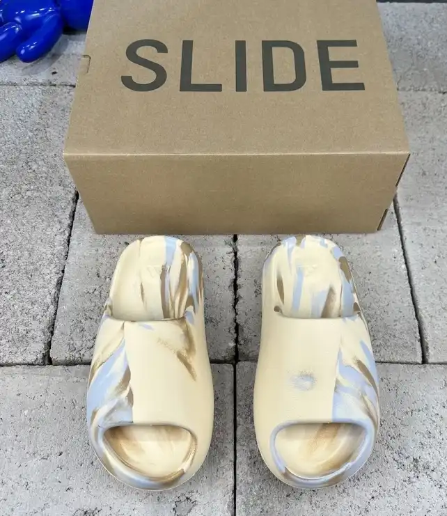 hype Adidas slippers