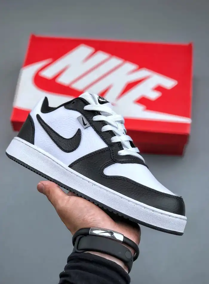 hype Nike Sneakers