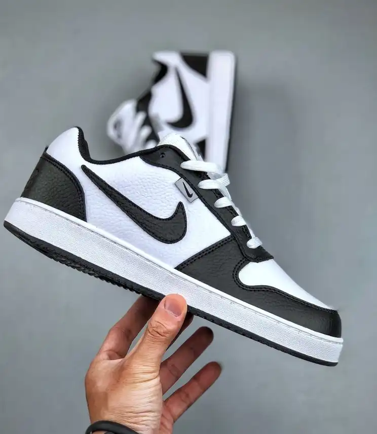 hype Nike Sneakers