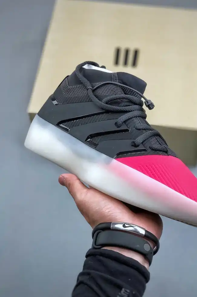 hype Adidas Sneakers