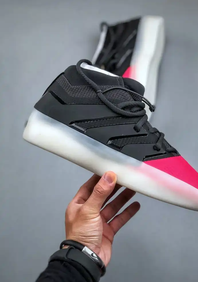 hype Adidas Sneakers