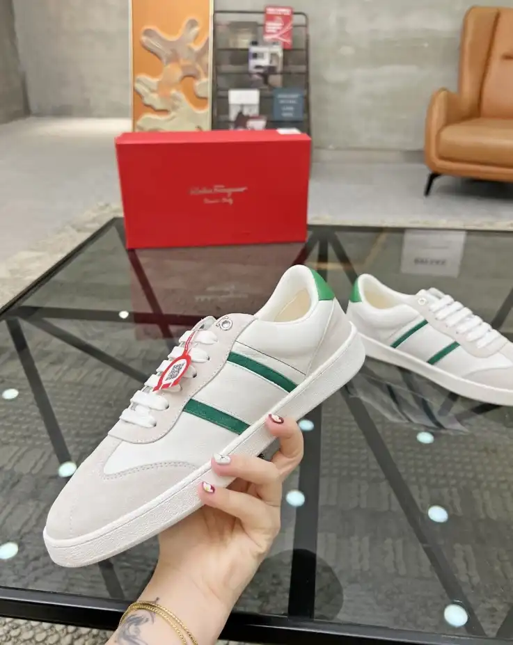 hype Ferragamo Sneakers