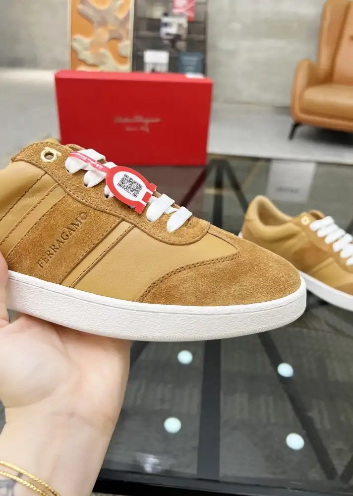 hype Ferragamo Sneakers