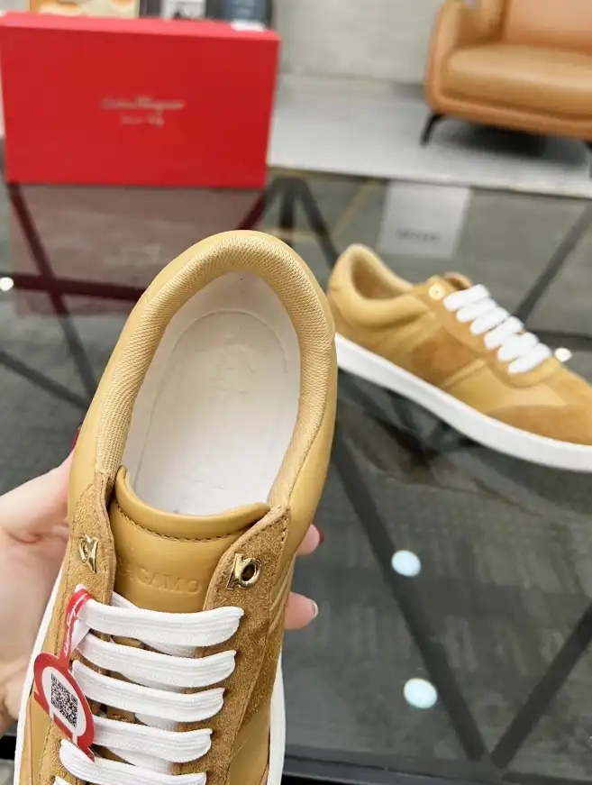 hype Ferragamo Sneakers