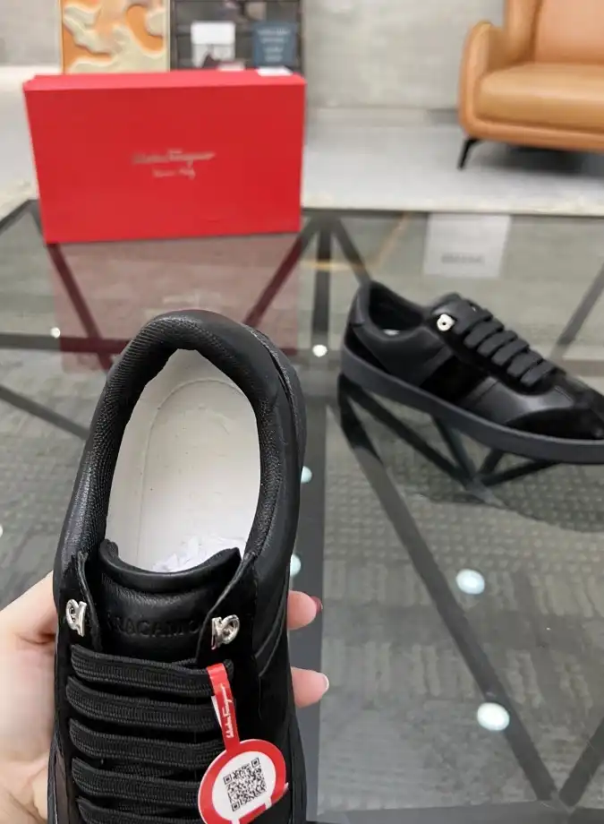 hype Ferragamo Sneakers