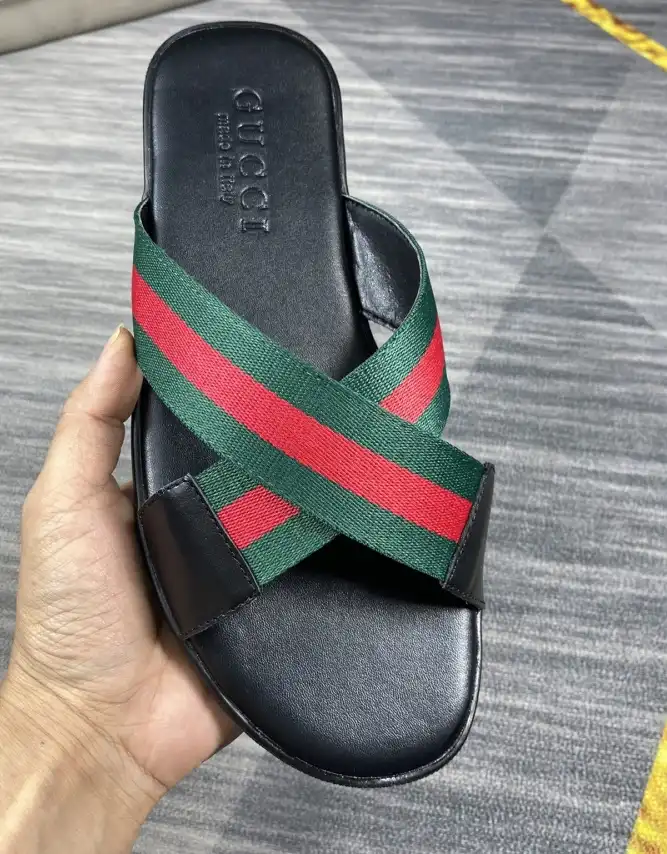 hype Gucci Slippers