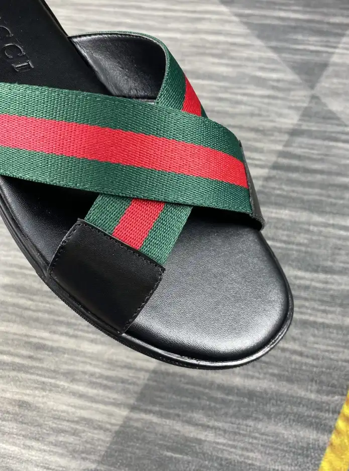 hype Gucci Slippers