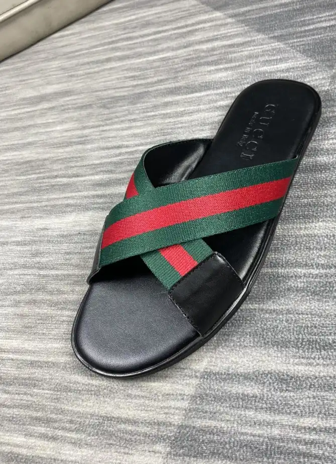 hype Gucci Slippers