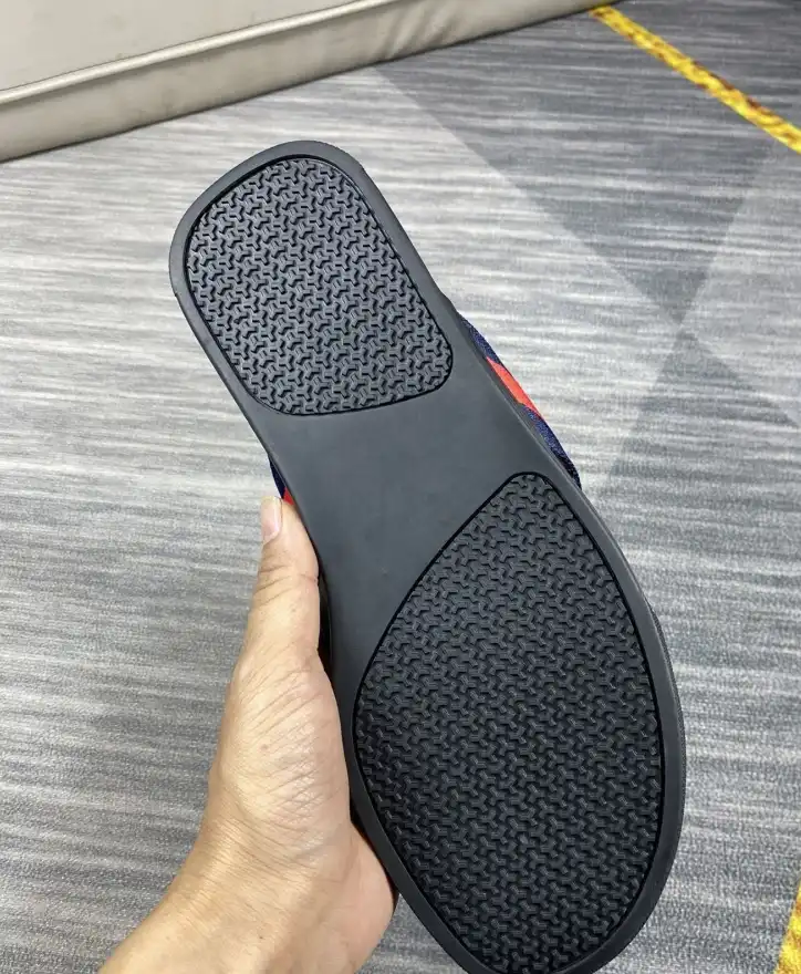 hype Gucci Slippers