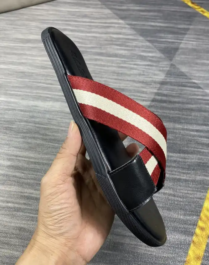 hype Bally Slippers