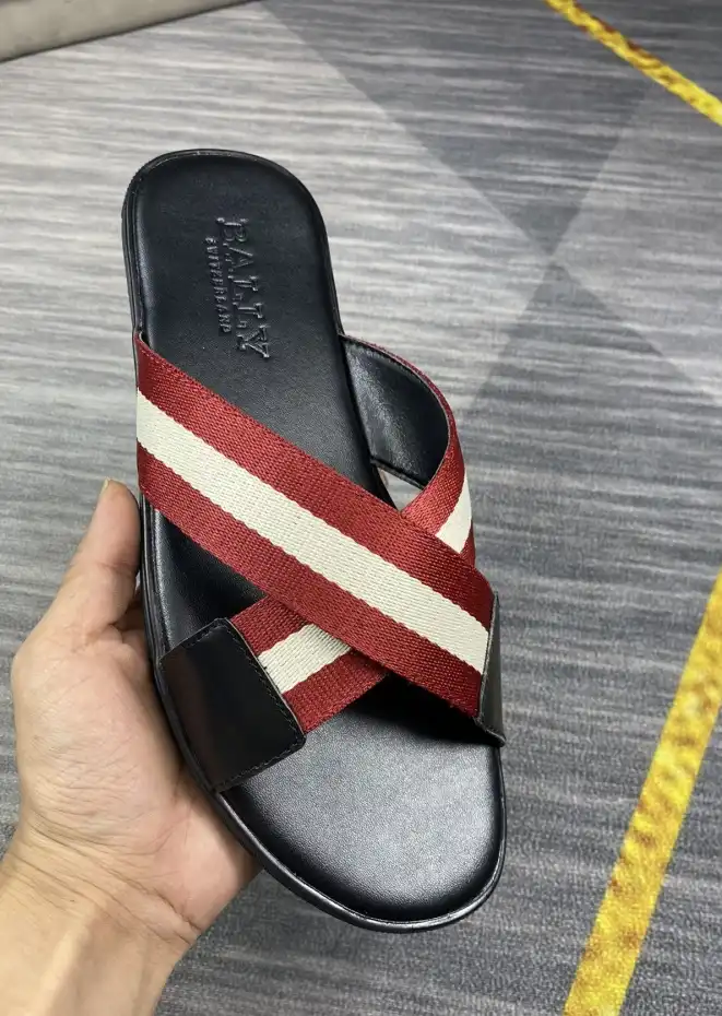 hype Bally Slippers