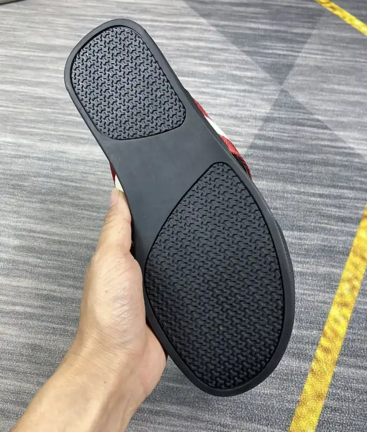 hype Bally Slippers