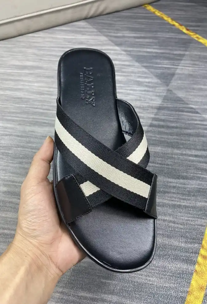 hype Bally Slippers