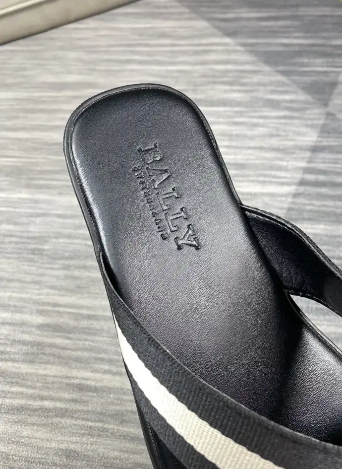 hype Bally Slippers