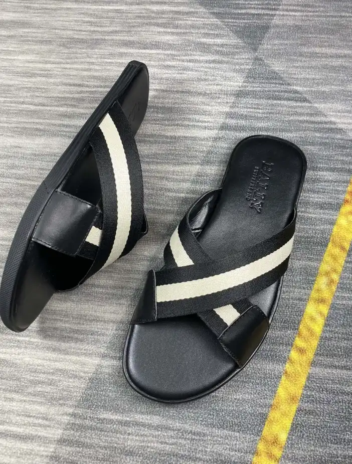 hype Bally Slippers