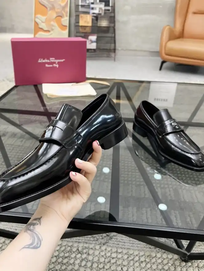 hype Ferragamo Leather Shoes