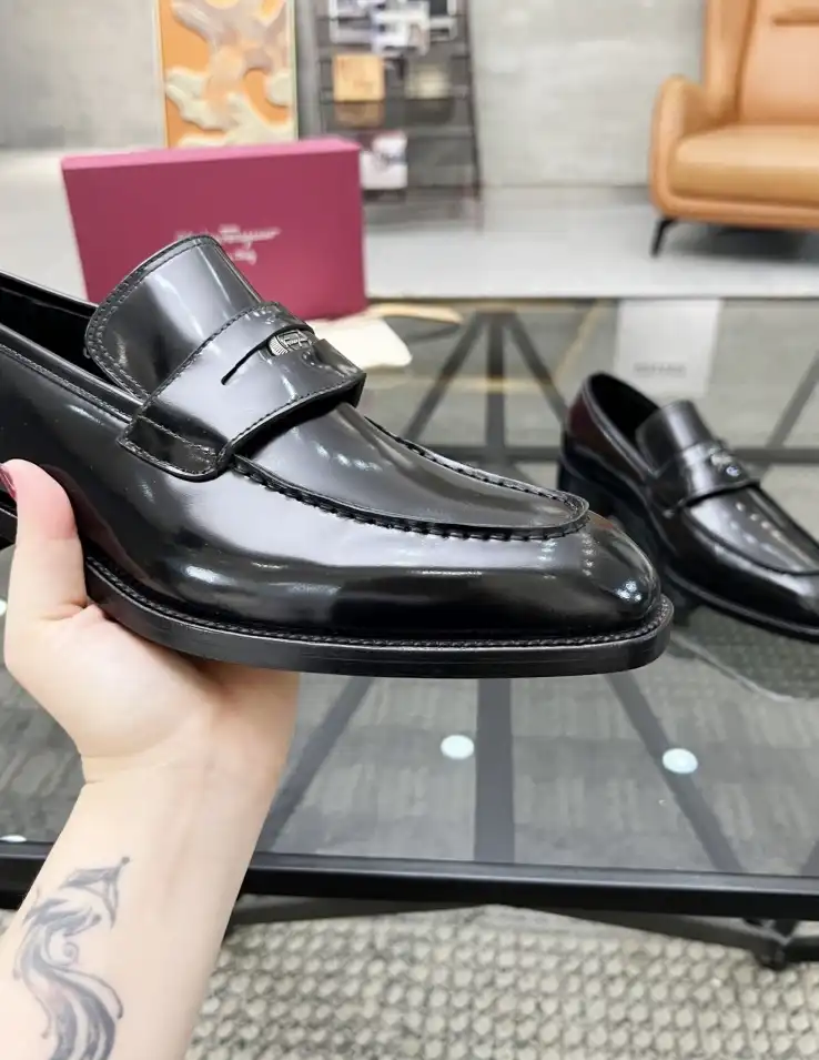 hype Ferragamo Leather Shoes