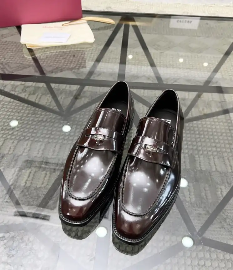 hype Ferragamo Leather Shoes