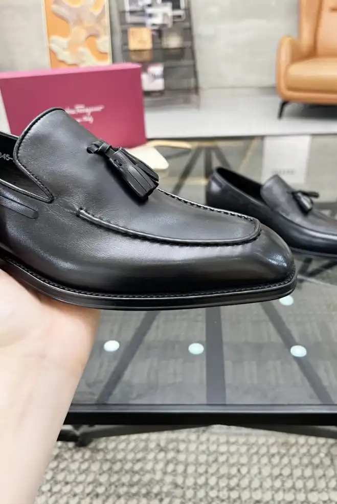 hype Ferragamo Leather Shoes