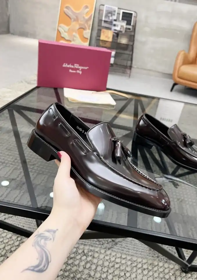 hype Ferragamo Leather Shoes