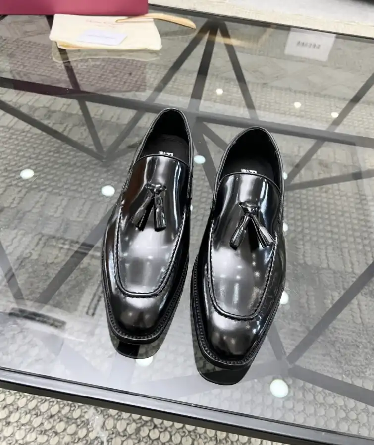 hype Ferragamo Leather Shoes