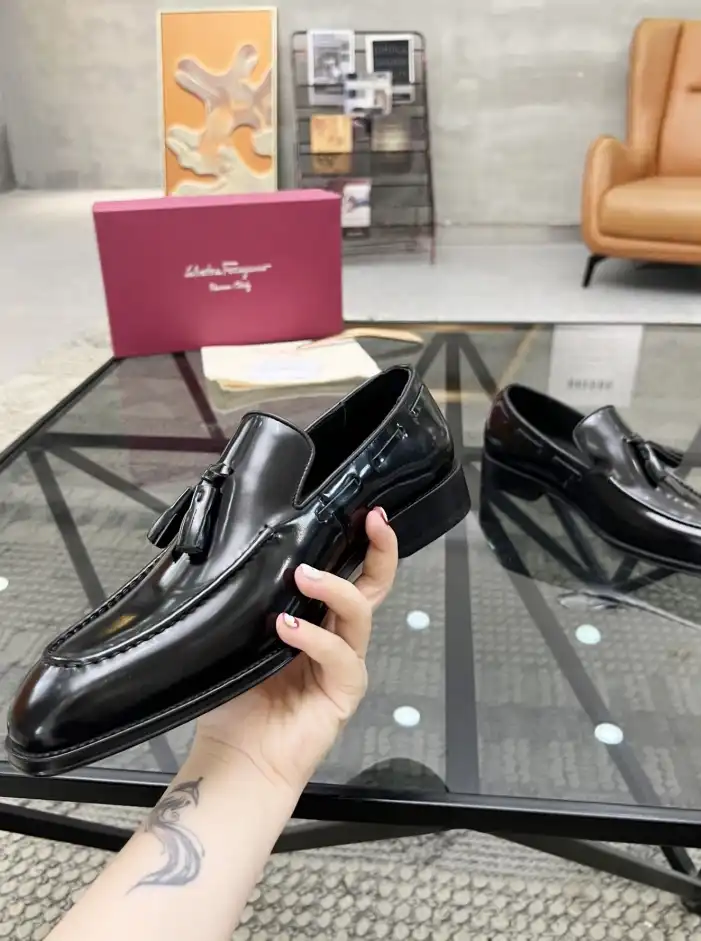 hype Ferragamo Leather Shoes