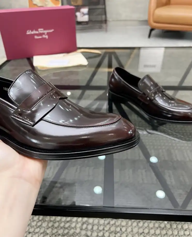 hype Ferragamo Leather Shoes