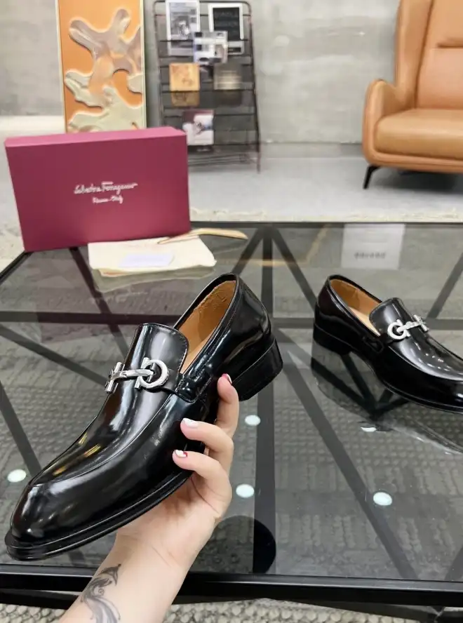 hype Ferragamo Leather Shoes