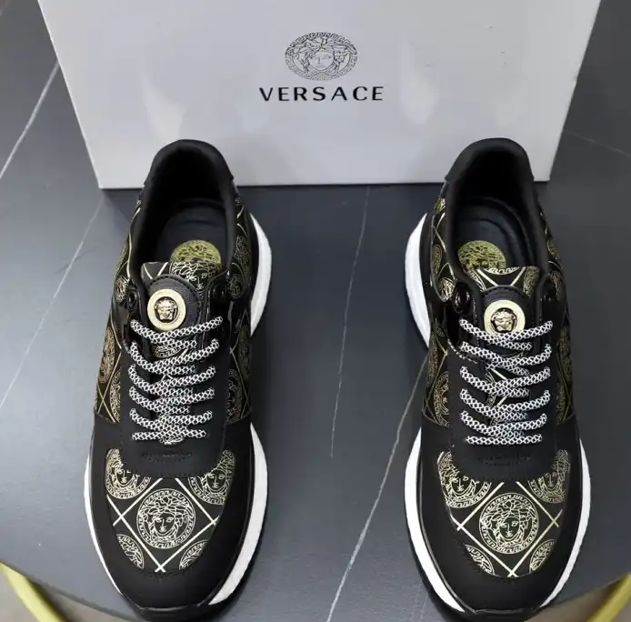 hype Givenchy Sneakers