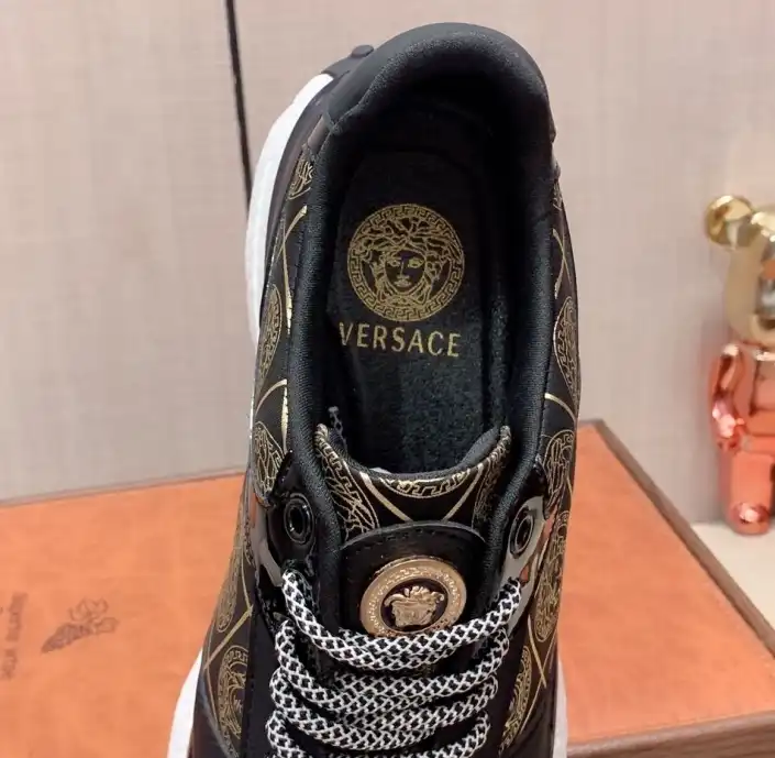 hype Givenchy Sneakers