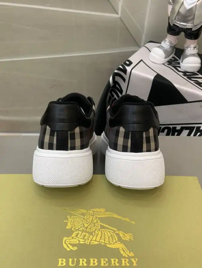 hype Burberry Sneakers