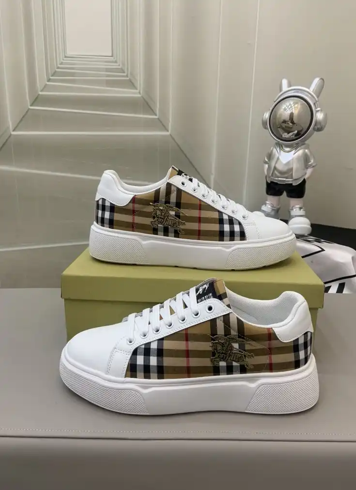 hype Burberry Sneakers