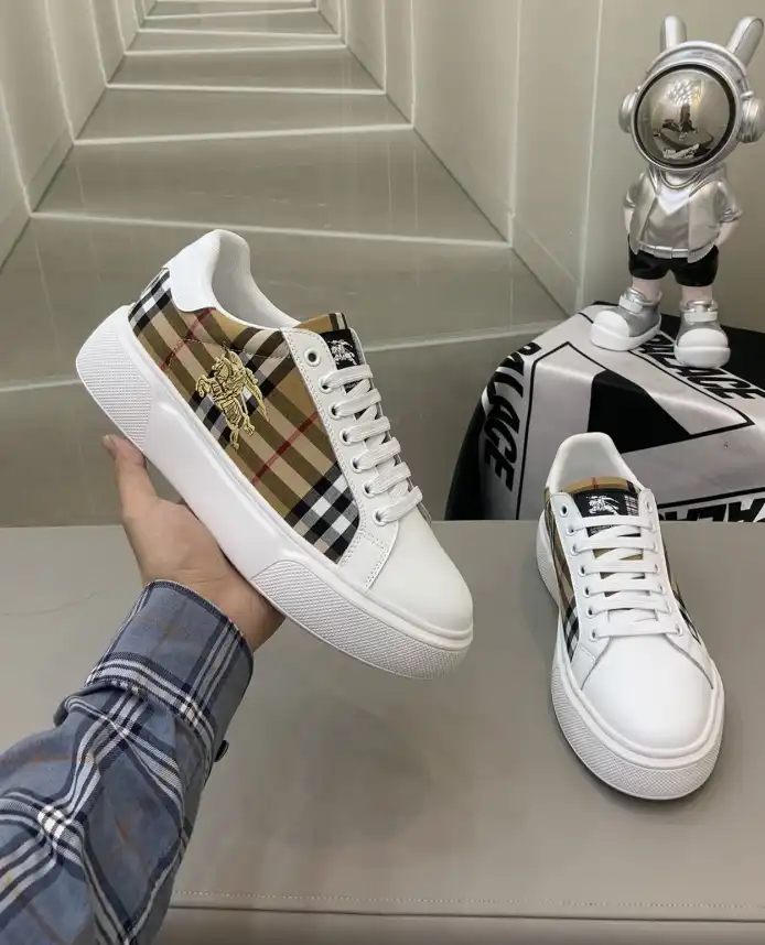 hype Burberry Sneakers